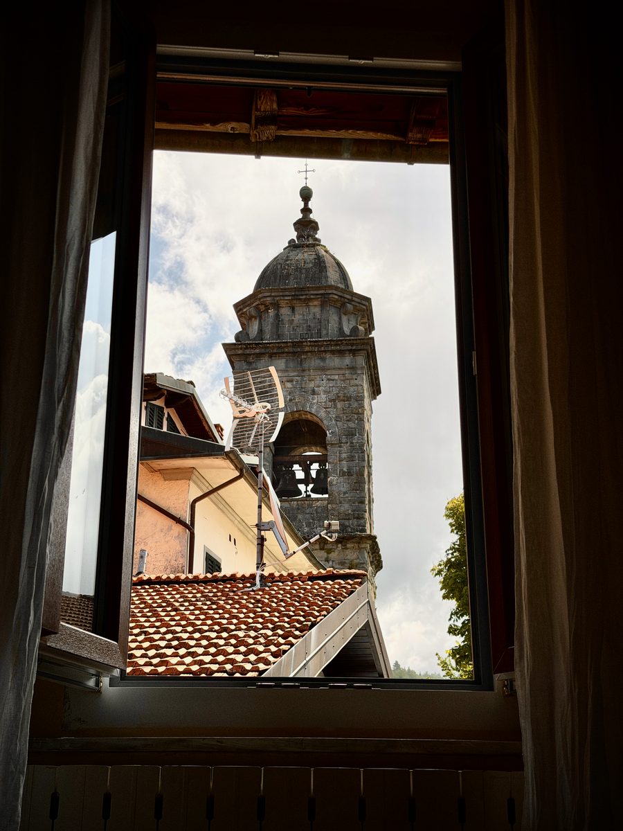 Ausblick von il Loft auf den Glockenturm von Gavinana