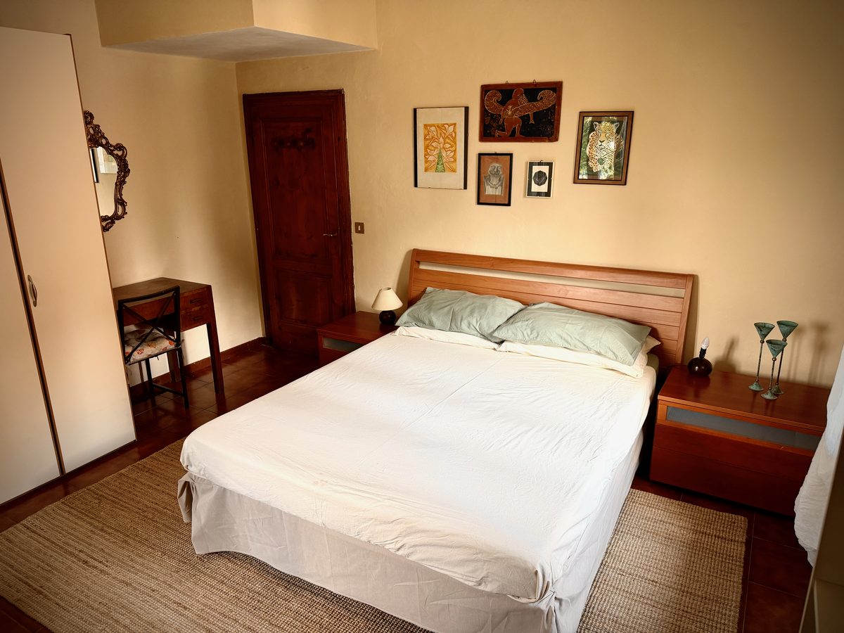 Leseecke im Hauptschlafzimmer il Loft mit Kamin und Gartenblick
